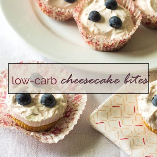 Low-carb raspberry skyr cheesecake bites